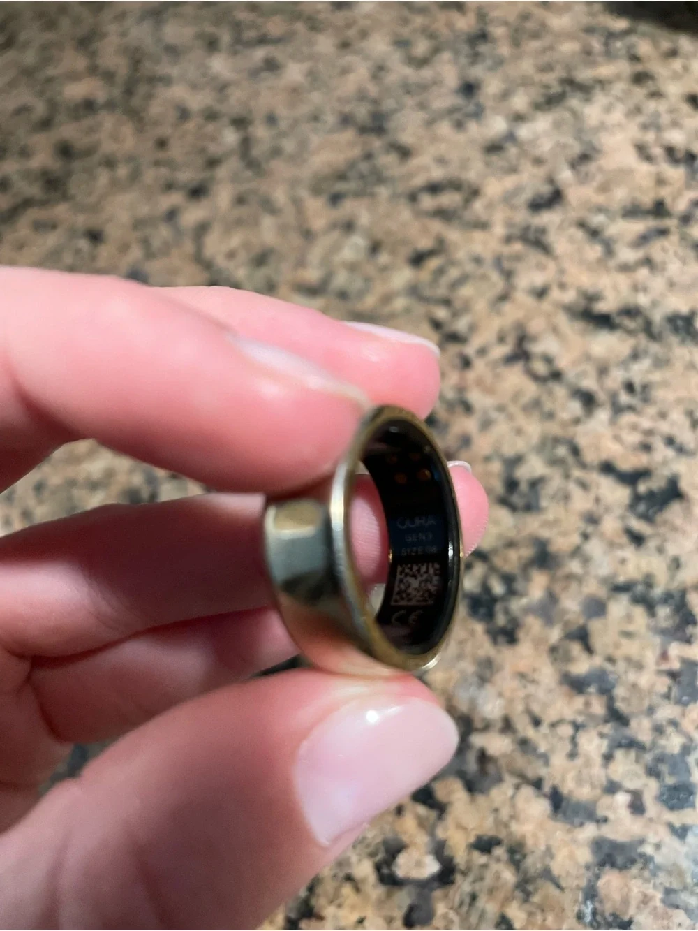 Oura Gold Horizon Smart Ring with Charging Dock